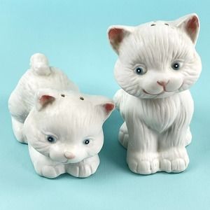 Vintage Ceramic Salt & Pepper Shakers Fluffy White Kitty Cats Blue Eyes